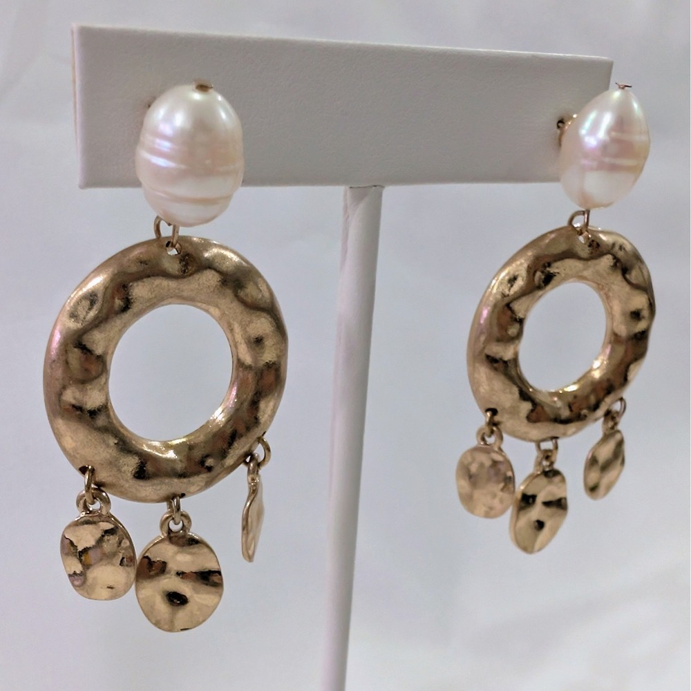 Vintage Baroque Freshwater Pearl With Hammered Gold Dangle Earrings 2" - Picture 2 of 7